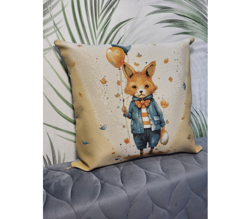 Гобеленовая наволочка "Лисенок с шариками" (45х45)