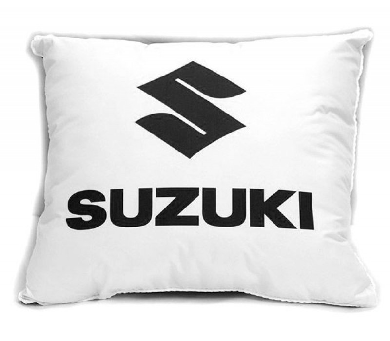 Автомобильная подушка 30х35 см "Suzuki" черно-белая